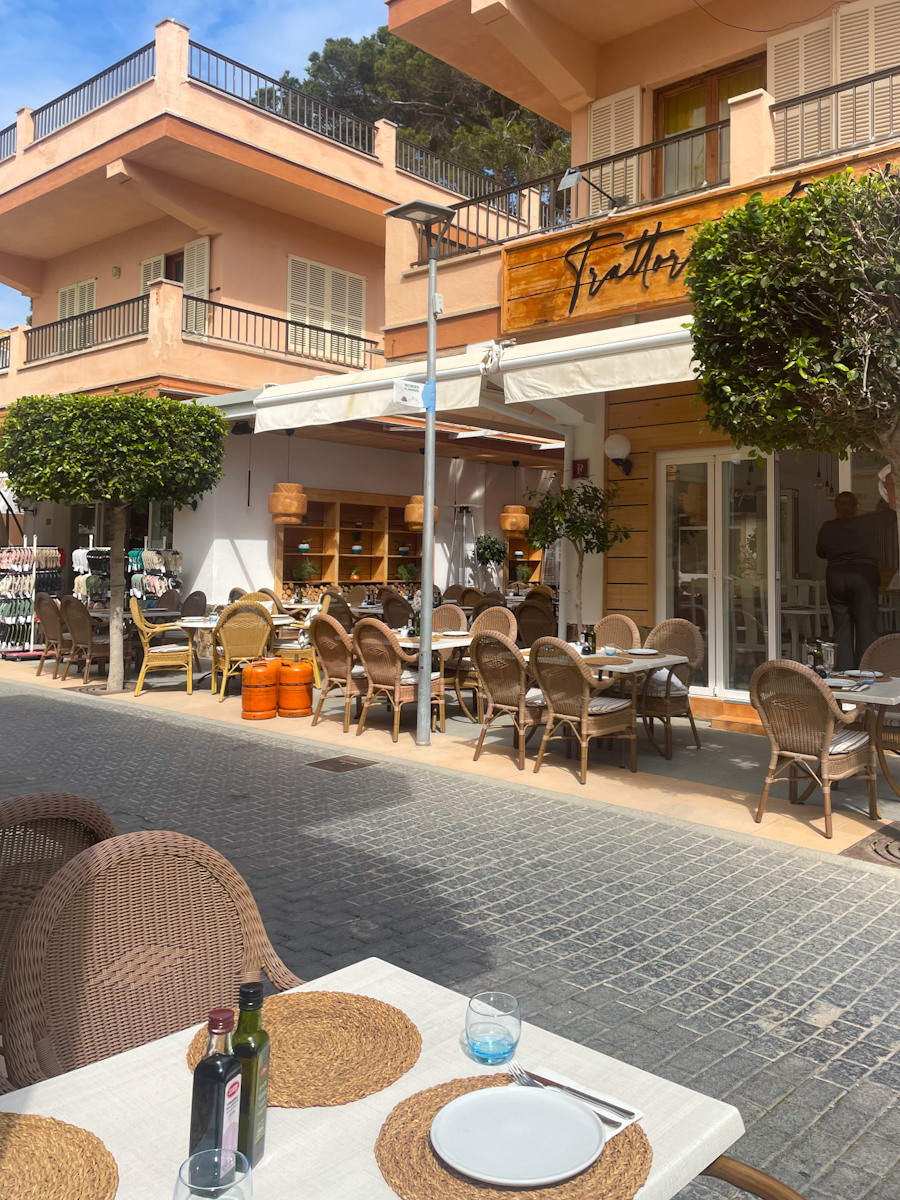 Hafenpromenade in Sant Elm